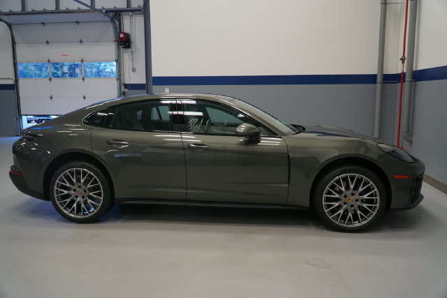 New 2026 Porsche Panamera 4 AWD/4WD image 11