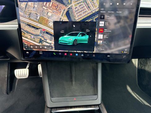 Used 2024 Tesla Model S image 25