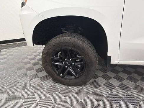 Used 2021 Chevrolet Silverado 1500 Custom Trail Boss w/ LPO, Dark Essentials Package AWD/4WD image 11