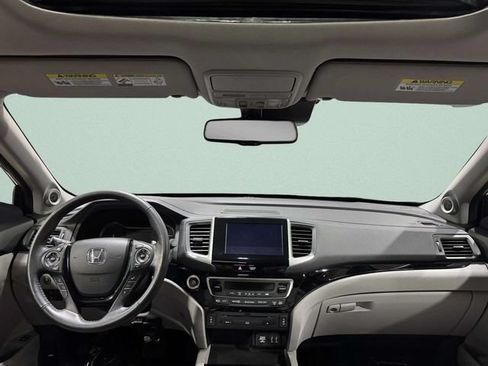 Used 2016 Honda Pilot Touring image 10