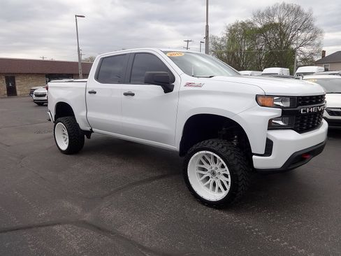 Used 2019 Chevrolet Silverado 1500 Custom Trail Boss w/ Custom Convenience Package AWD/4WD image 1