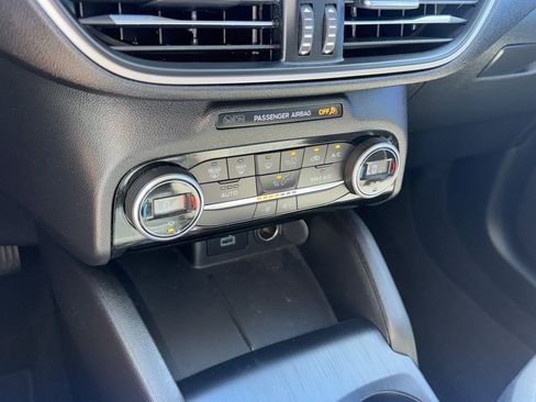 Used 2021 Ford Escape SE w/ Convenience Package FWD image 18