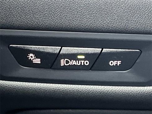 Used 2025 BMW X5 xDrive50e w/ Premium Package image 37