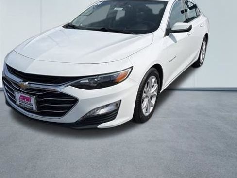 Used 2024 Chevrolet Malibu LT FWD image 2