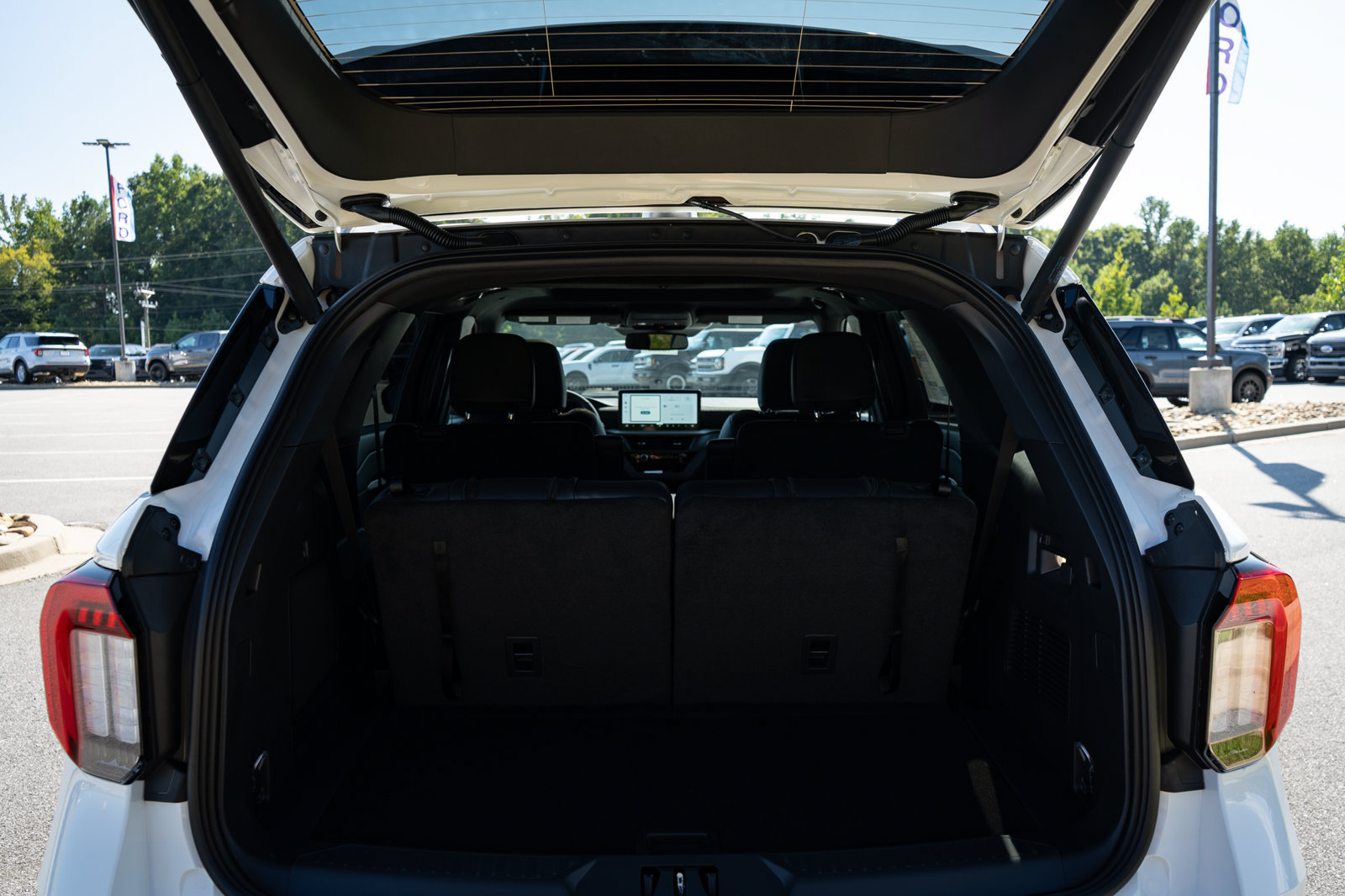 New 2027 Ford Explorer ST-Line w/ Premium Package AWD/4WD image 9