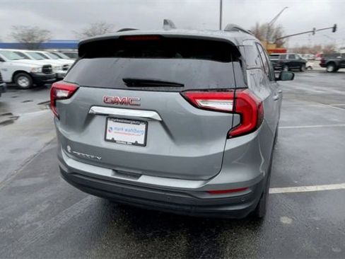 Used 2023 GMC Terrain SLE w/ Driver Convenience Package image 9
