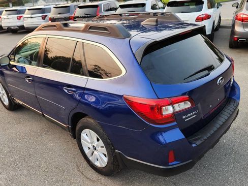 Used 2017 Subaru Outback 2.5i Premium image 11