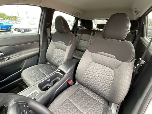 Used 2025 Nissan Kicks SV FWD image 10