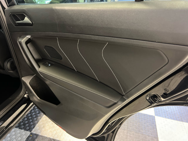 Used 2022 Volkswagen Tiguan SE FWD image 12