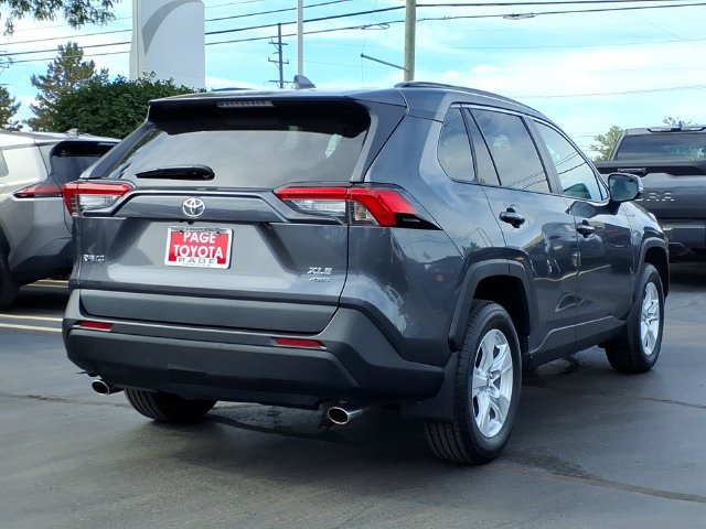 Certified 2021 Toyota RAV4 XLE w/ Convenience Package AWD/4WD image 4