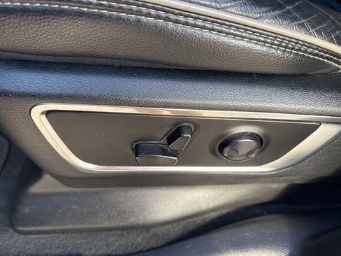 Used 2024 RAM 1500 Laramie image 17