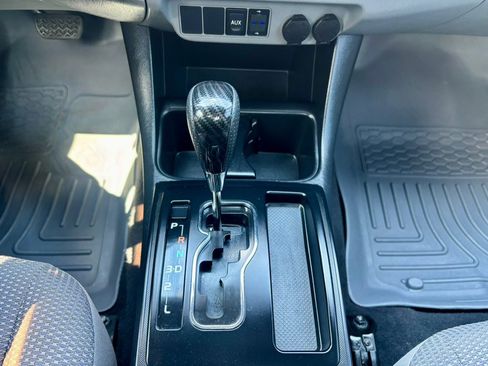 Used 2012 Toyota Tacoma 4x4 Regular Cab image 18