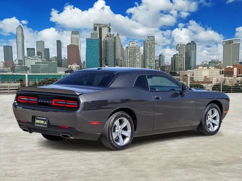 Used 2021 Dodge Challenger SXT RWD image 4