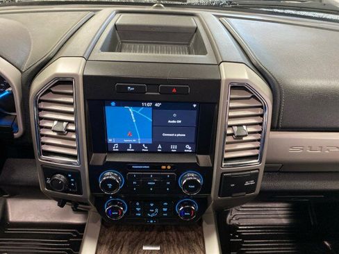 Used 2017 Ford F250 Lariat w/ Chrome Package image 24