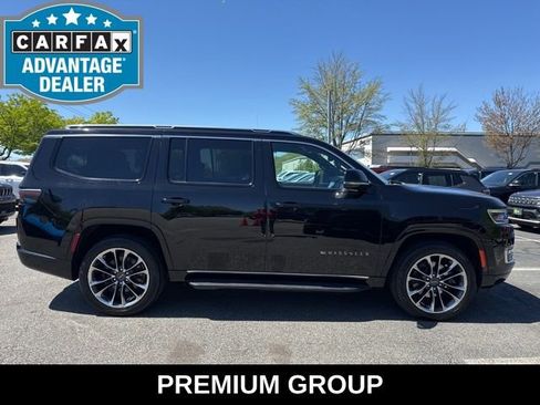 Used 2023 Jeep Wagoneer Series II w/ Premium Group I AWD/4WD image 13