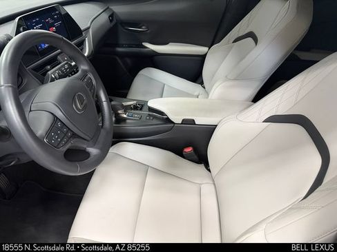 Certified 2025 Lexus UX 300h FWD w/ Accessory Package (Z2) image 15