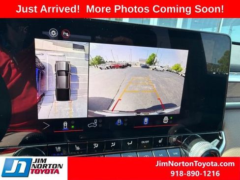 Used 2024 GMC Canyon Denali AWD/4WD image 13