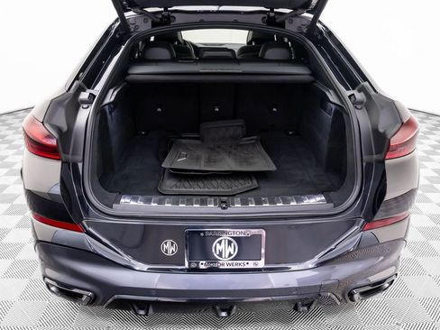 Used 2022 BMW X5 M50i w/ Premium Package image 32