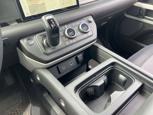 Used 2024 Land Rover Defender 110 X-Dynamic SE image 22