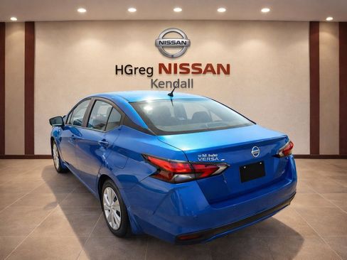 Used 2024 Nissan Versa S w/ Trunk Package image 4