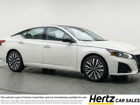 Used 2025 Nissan Altima 2.5 SV FWD image 1