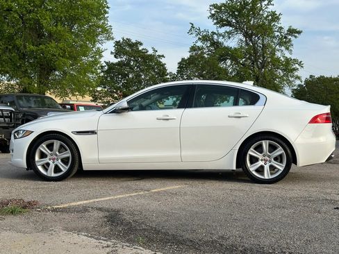 Used 2018 Jaguar XE Prestige RWD image 3