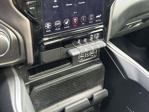 Used 2020 RAM 1500 Big Horn image 32