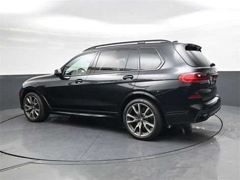 Used 2021 BMW X7 M50i image 6