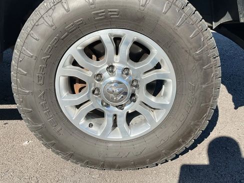 Used 2010 Dodge Ram 2500 Truck SLT image 13