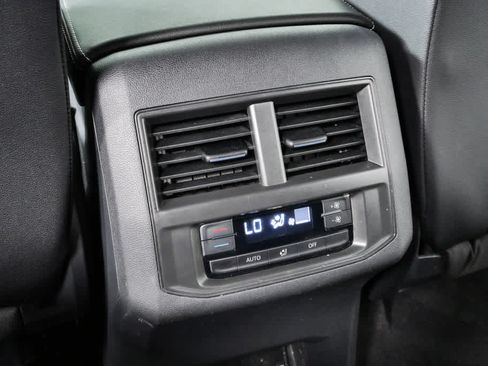 Certified 2022 Volkswagen Atlas SE FWD image 22