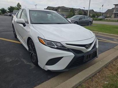 Used 2020 Toyota Camry SE w/ Moonroof Package