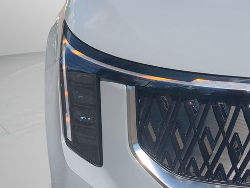 Certified 2026 Kia Carnival EX FWD image 24