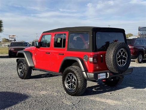 Used 2024 Jeep Wrangler Unlimited Rubicon w/ Convenience Group image 25