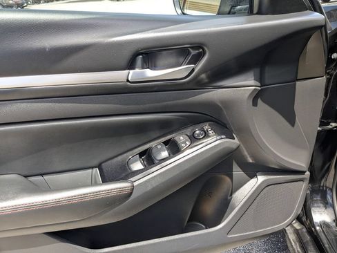 Used 2025 Nissan Altima 2.5 SR FWD image 15