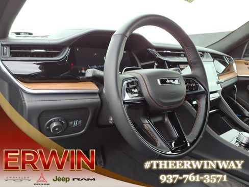 New 2026 Jeep Grand Cherokee Summit image 10