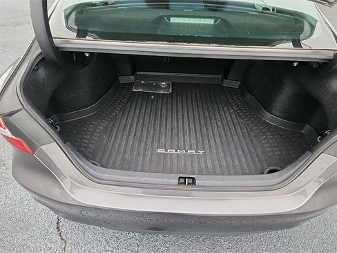 Used 2019 Toyota Camry LE image 28