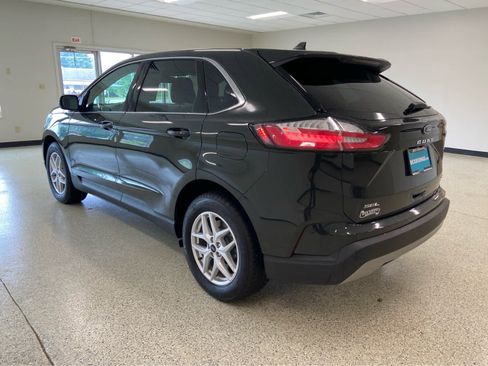 Used 2024 Ford Edge SEL image 8
