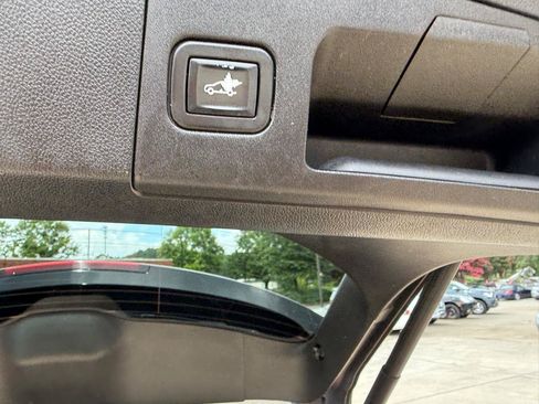 Used 2020 Cadillac XT4 Premium Luxury FWD image 25