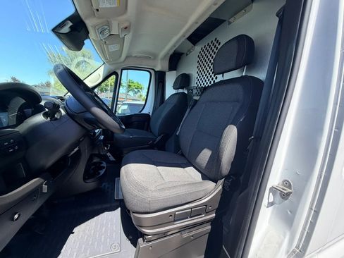 Used 2023 RAM ProMaster 2500 FWD image 8