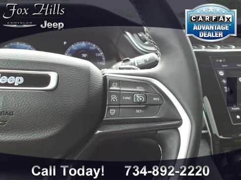 Used 2023 Jeep Grand Cherokee Laredo w/ Luxury Tech Group I AWD/4WD image 19