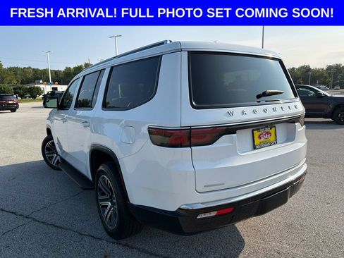 Used 2023 Jeep Wagoneer 4WD w/ Premium Group I image 6