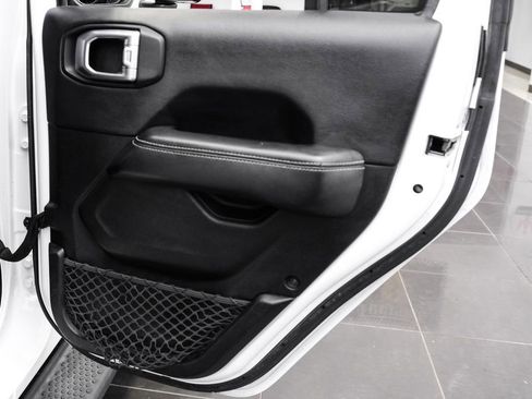 Used 2018 Jeep Wrangler Unlimited Sahara AWD/4WD image 41