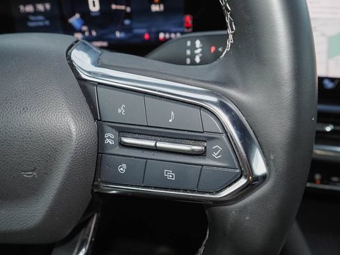 Used 2024 Chevrolet Equinox EV LT FWD image 28