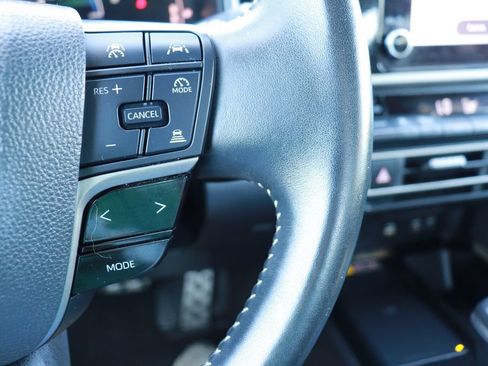 Used 2025 Toyota Camry SE FWD image 22