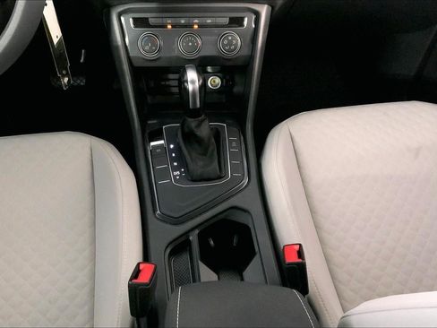 Used 2021 Volkswagen Tiguan S FWD image 17