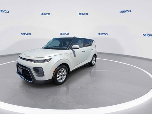 Used 2022 Kia Soul LX w/ Technology Package FWD image 4