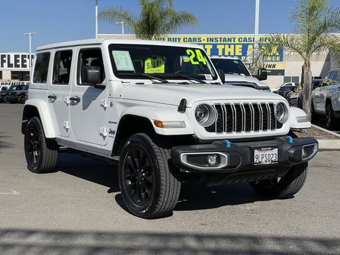 Used 2024 Jeep Wrangler Unlimited Sahara image 9