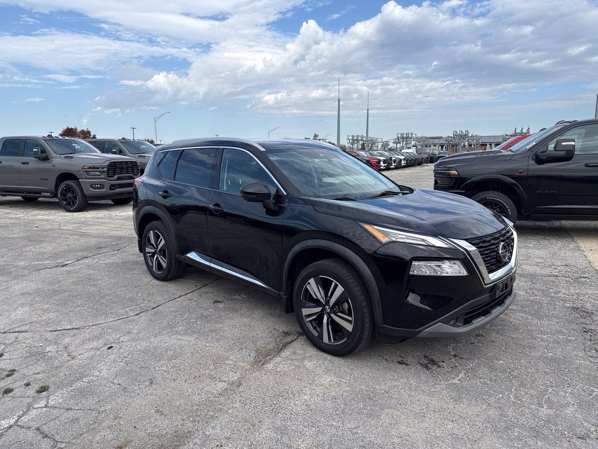 Used 2021 Nissan Rogue SL w/ Premium Package AWD/4WD image 4