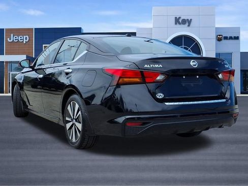 Used 2022 Nissan Altima 2.5 SV FWD image 3
