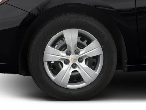 Used 2017 Chevrolet Cruze LS FWD image 14